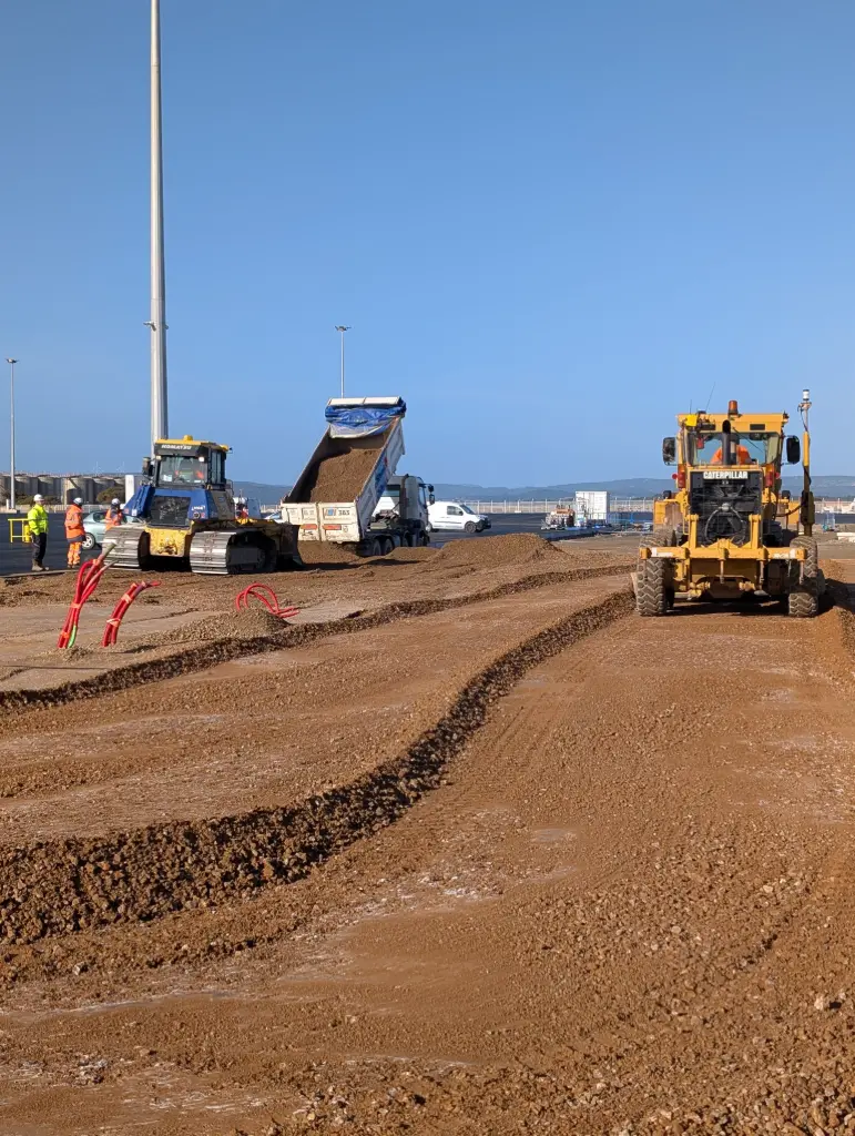 | High-performance hydraulic road binder